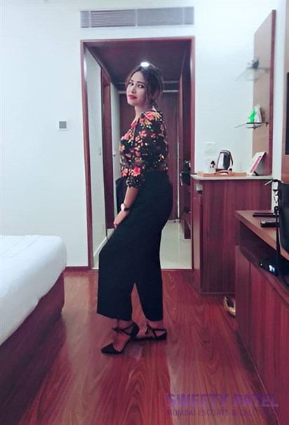  Anaisha Mumbai girl