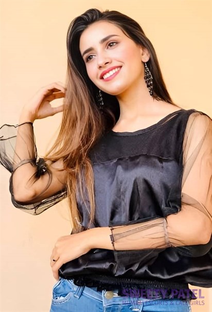  sara Mumbai girl