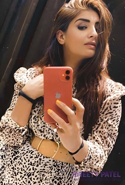 Zoya Call girl